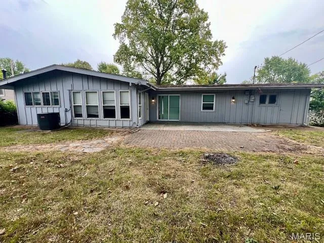 $144,900 | 505 Ridge Drive, Florissant, MO 63033