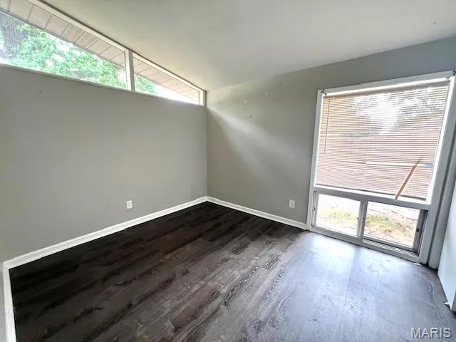 $144,900 | 505 Ridge Drive, Florissant, MO 63033