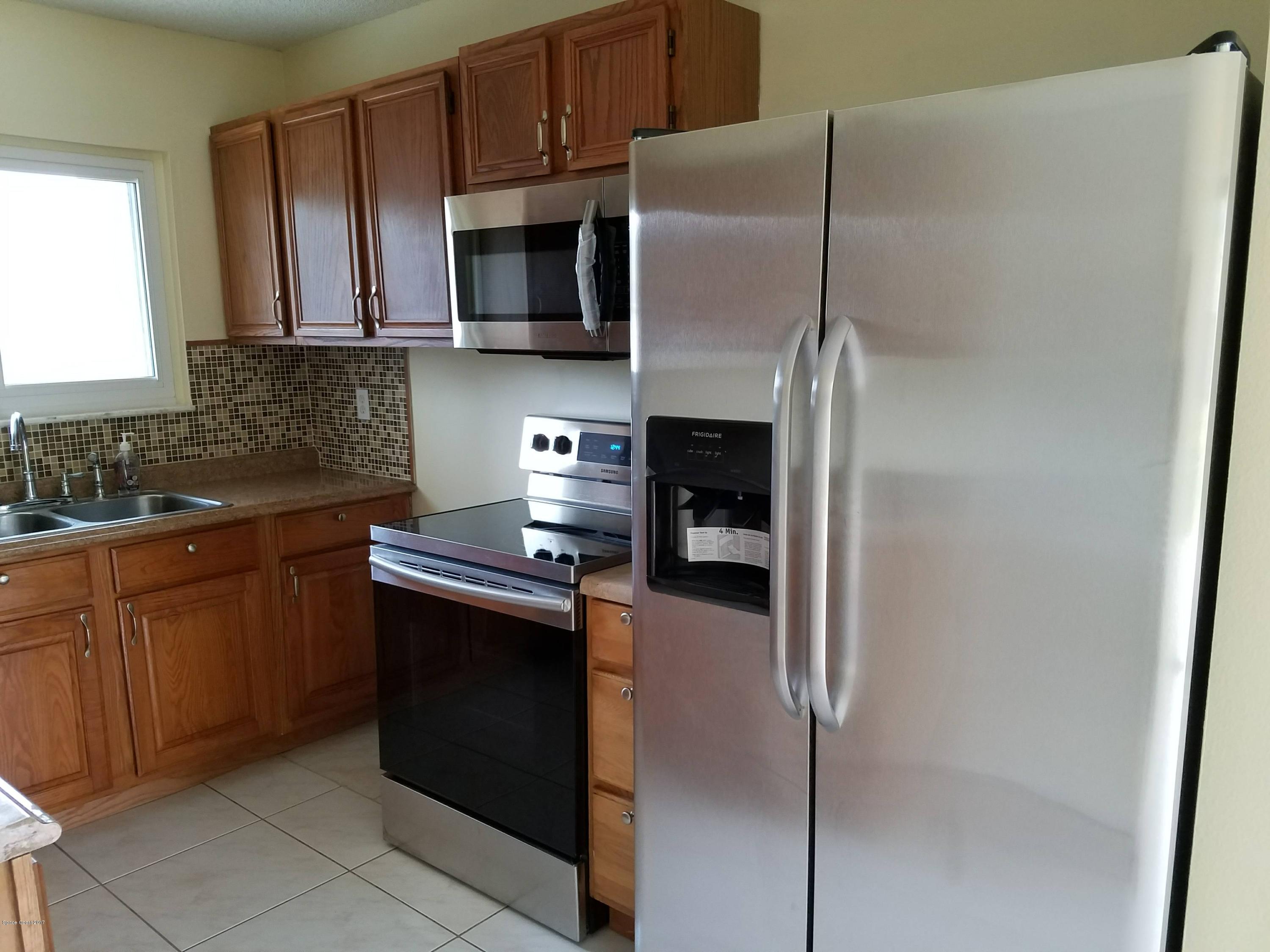 875 Rostock Circle Northwest Palm Bay, FL 32907 - Photo 7 of 13 20170517_124620