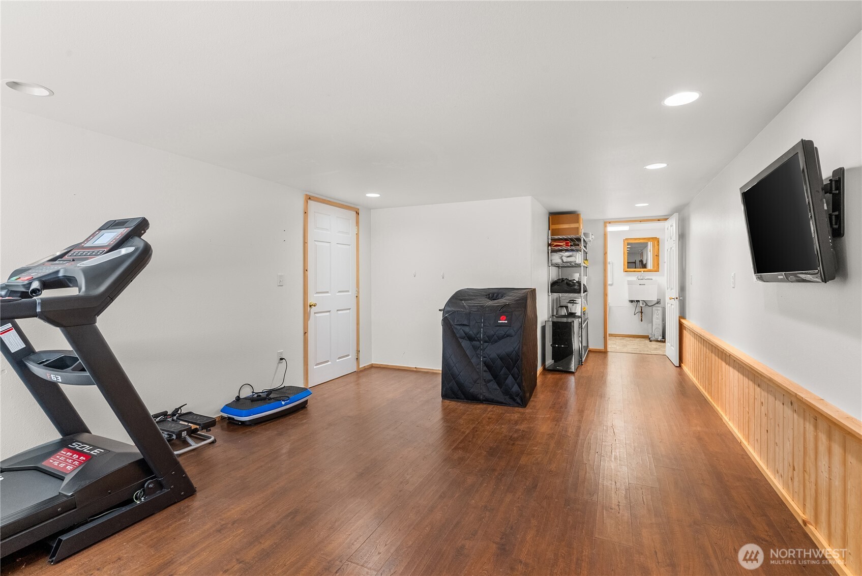 46 Richard Lane Elma, WA 98541 - Photo 28 of 40 a view of a room with gym equipment
