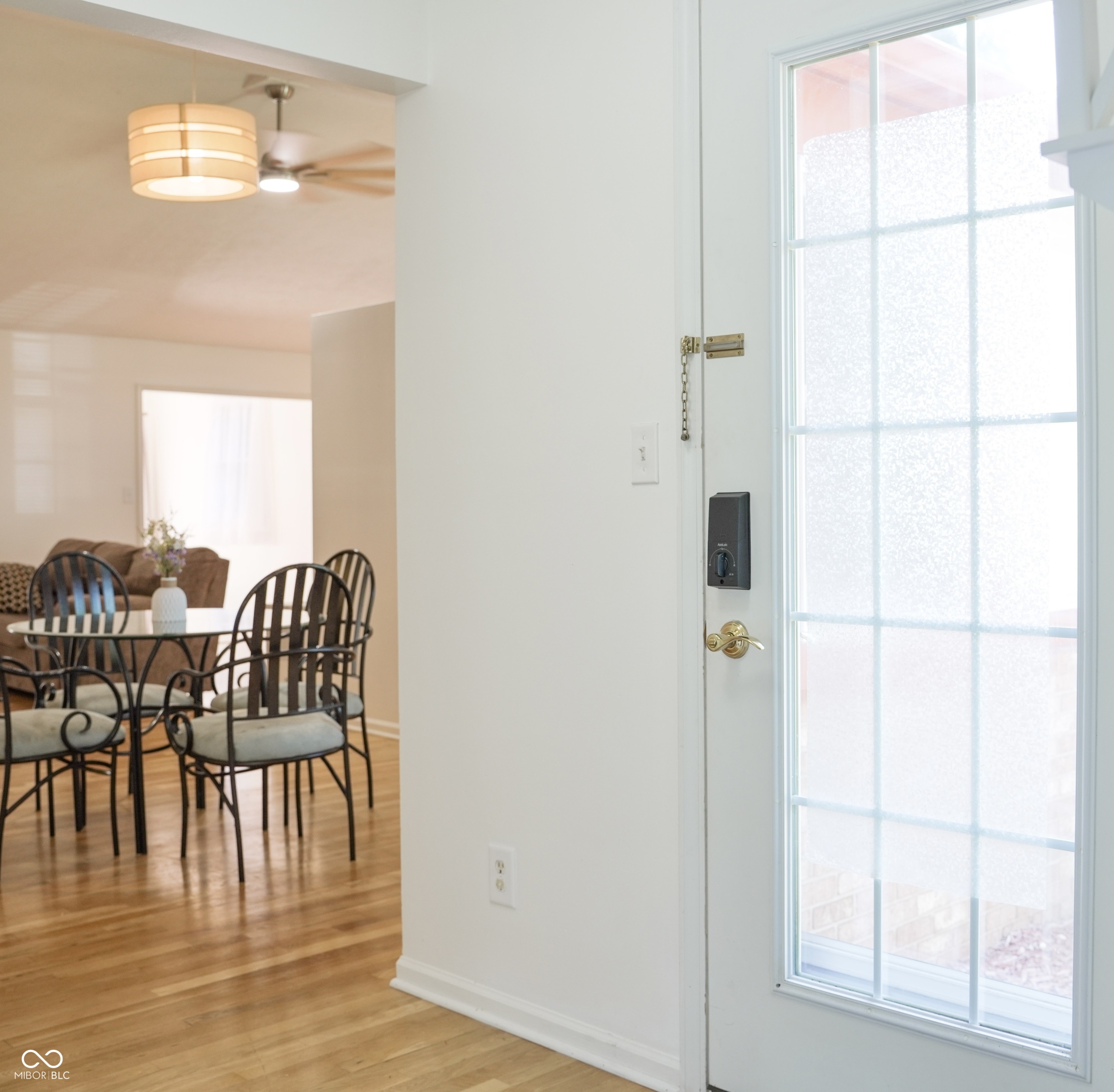 9143 Warwick Road Indianapolis, IN 46240 - Photo 7 of 48