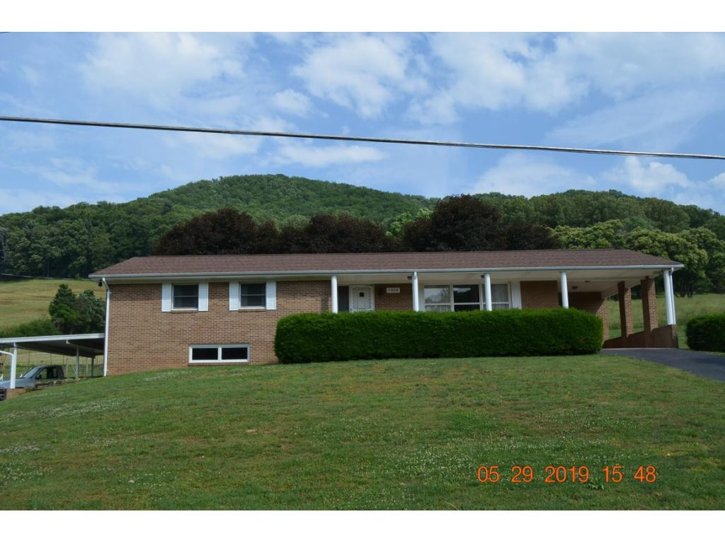 1926 Chestoa Pike Erwin, TN 37650 - Photo 4 of 22 Photo 4
