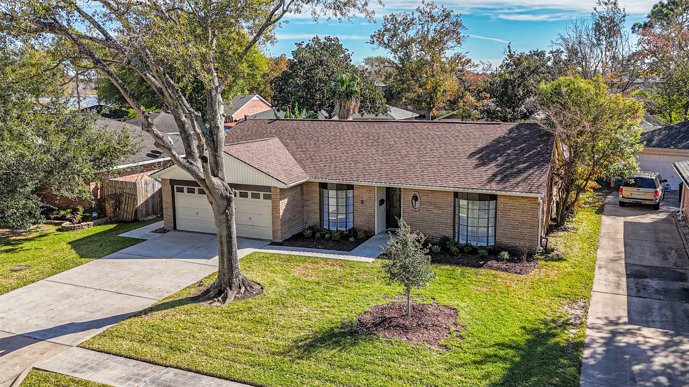 1110 Buoy Road Houston, TX 77062 - Photo 2 of 30