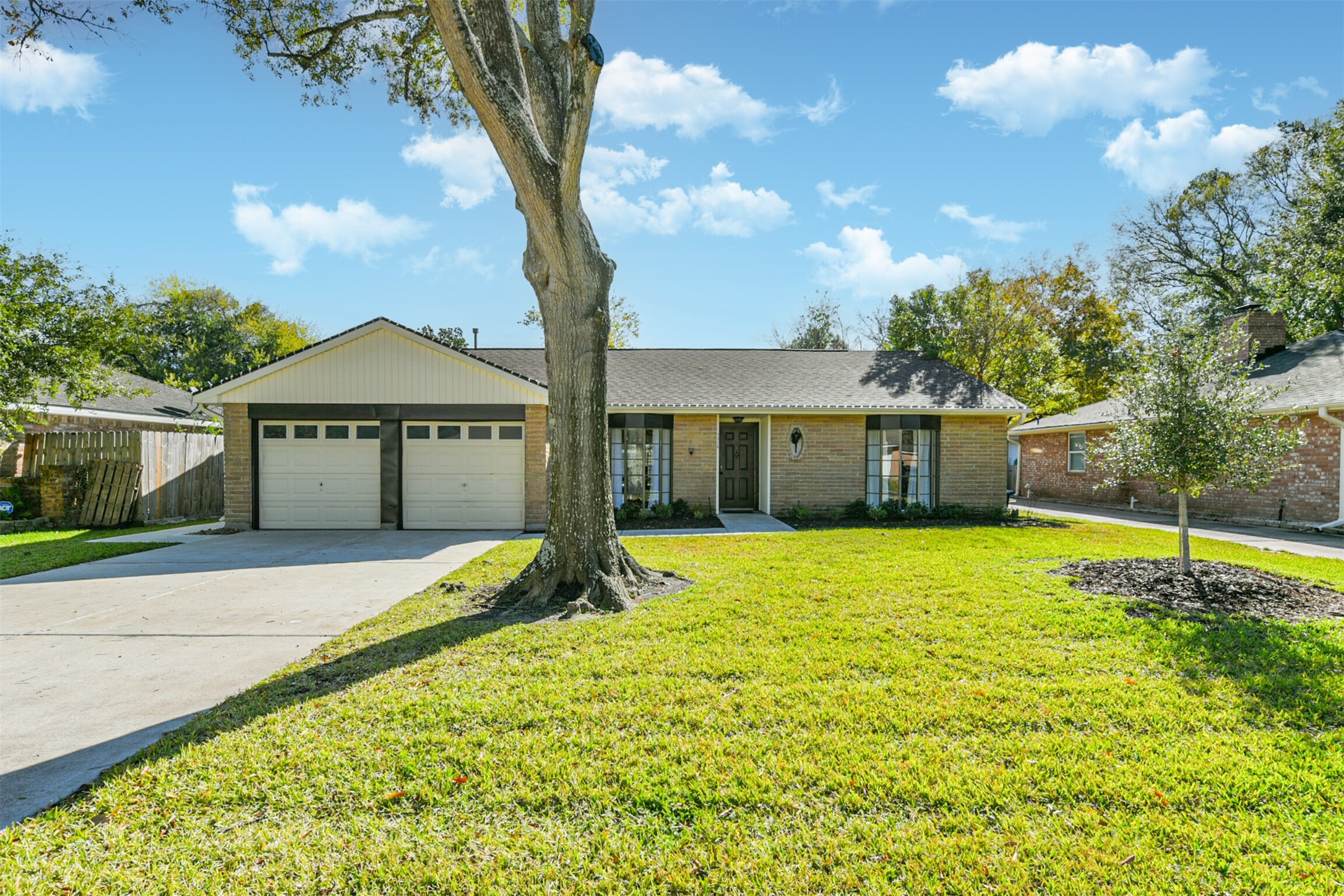 1110 Buoy Road Houston, TX 77062 - Photo 3 of 30