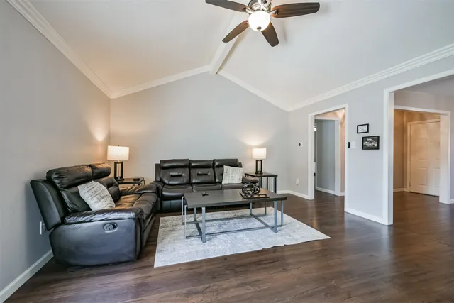 $2,800 | 1110 Buoy Road, Houston, TX 77062