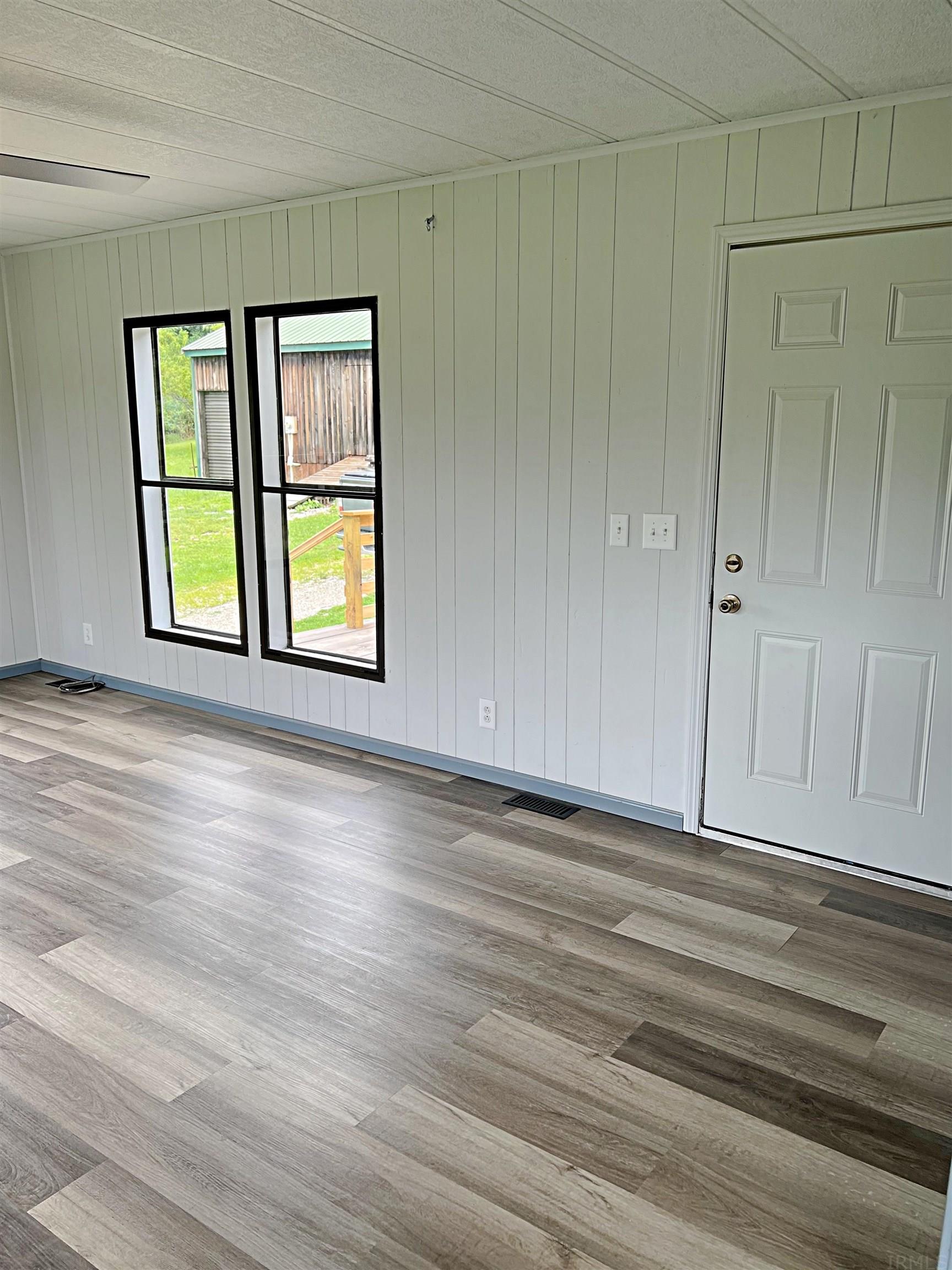4692 South Black Ankle Road Bloomfield, IN 47424 - Photo 2 of 16 Gallery Image 2