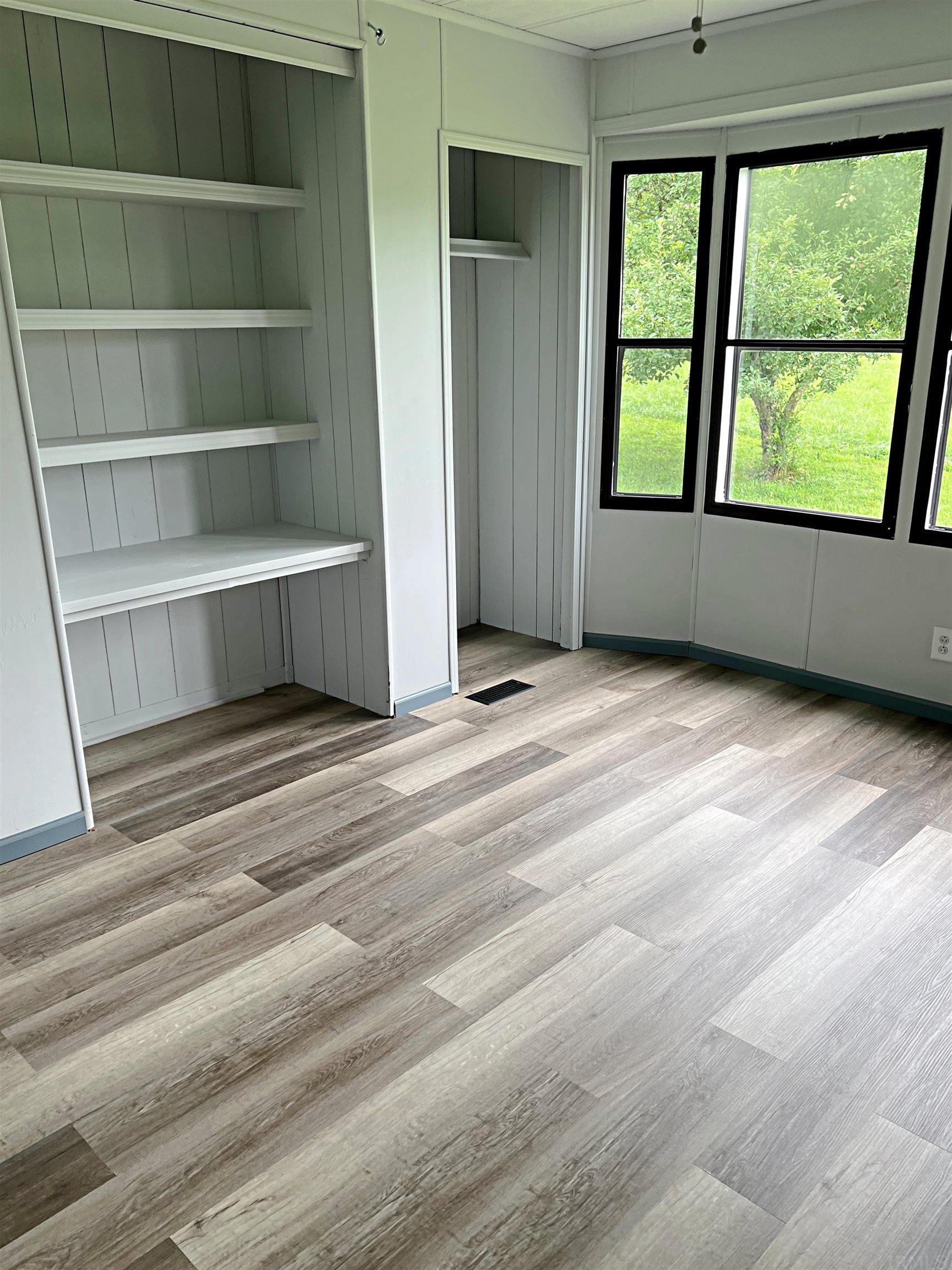 4692 South Black Ankle Road Bloomfield, IN 47424 - Photo 7 of 16 Gallery Image 7