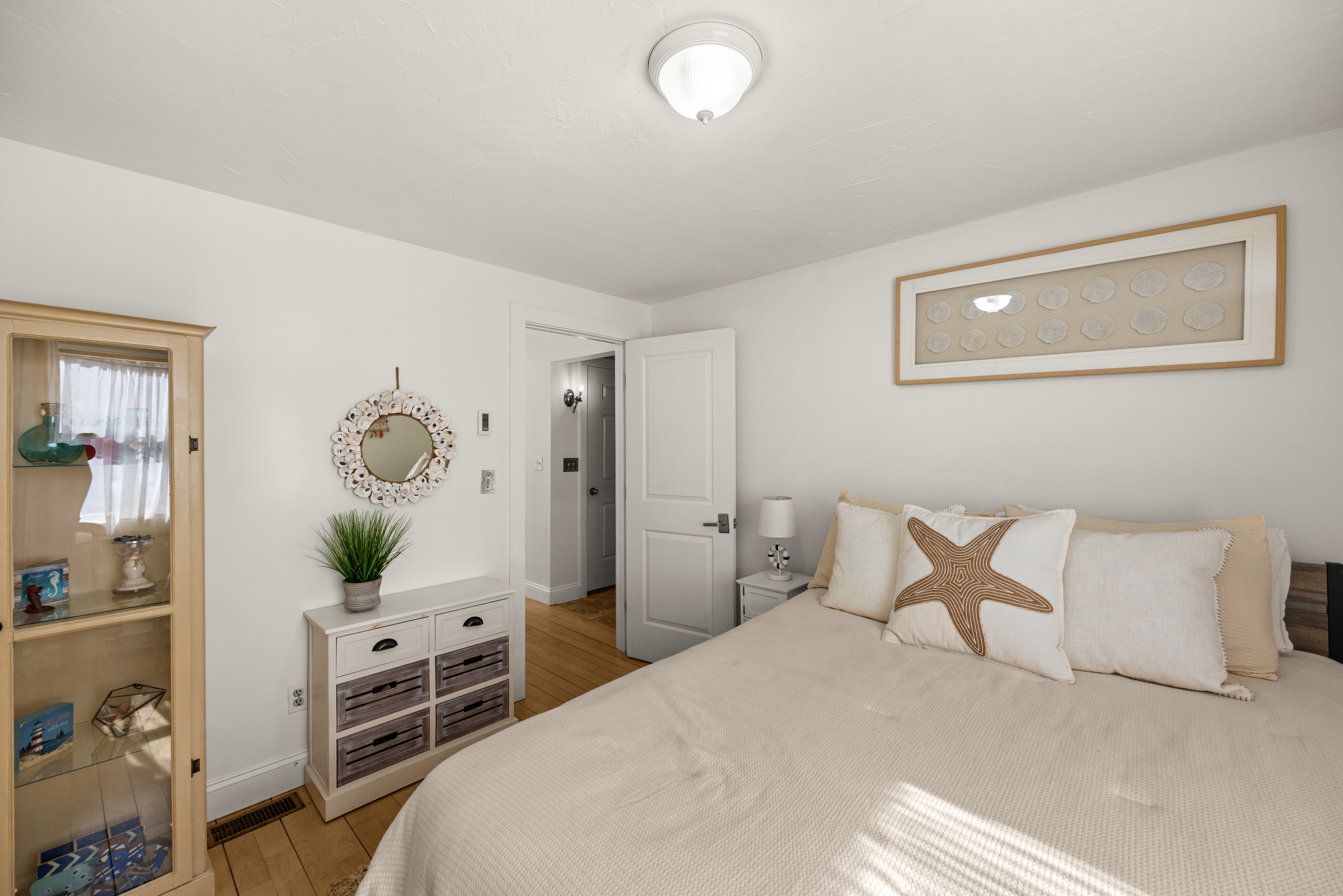 58 Rd To The Plaines Edgartown, MA 02539 - Photo 23 of 40 Another first-floor bedroom
