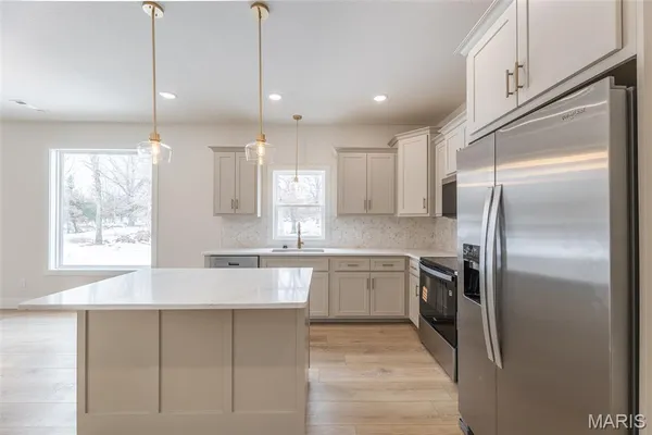 $369,000 | 269 Berkshire Drive, Poplar Bluff, MO 63901