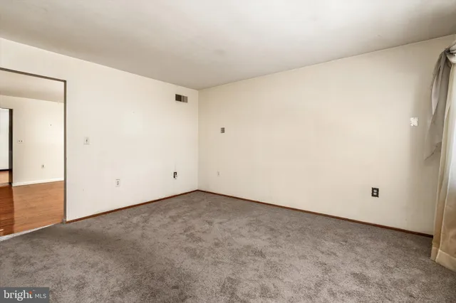 $385,000 | 179 Saybrook Avenue, Hamilton, NJ 08619