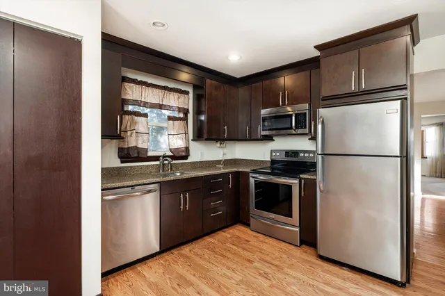 $385,000 | 179 Saybrook Avenue, Hamilton, NJ 08619