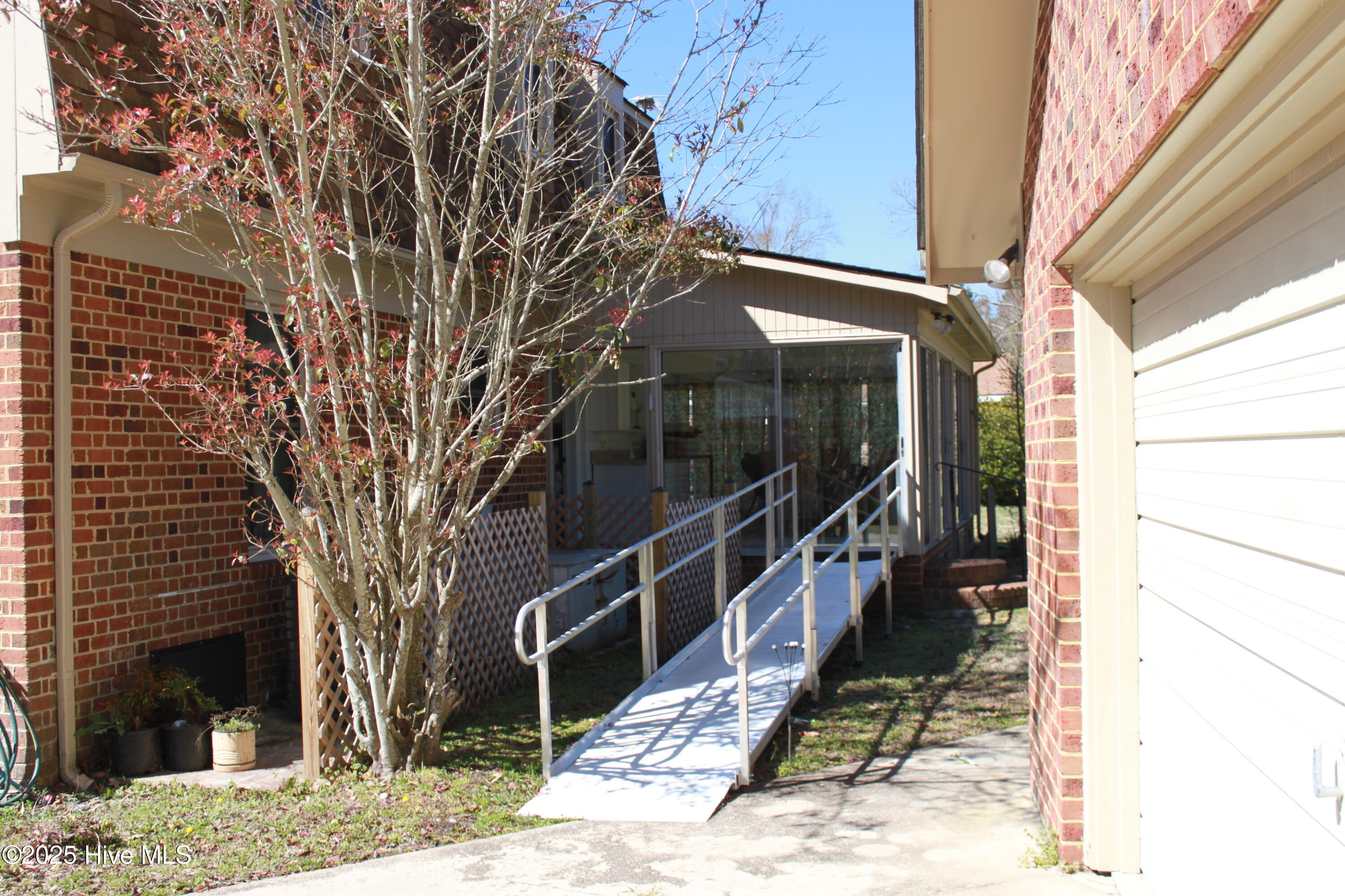 143 Country Club Drive Edenton, NC 27932 - Photo 6 of 79 2025-03-16 23.34.11-1