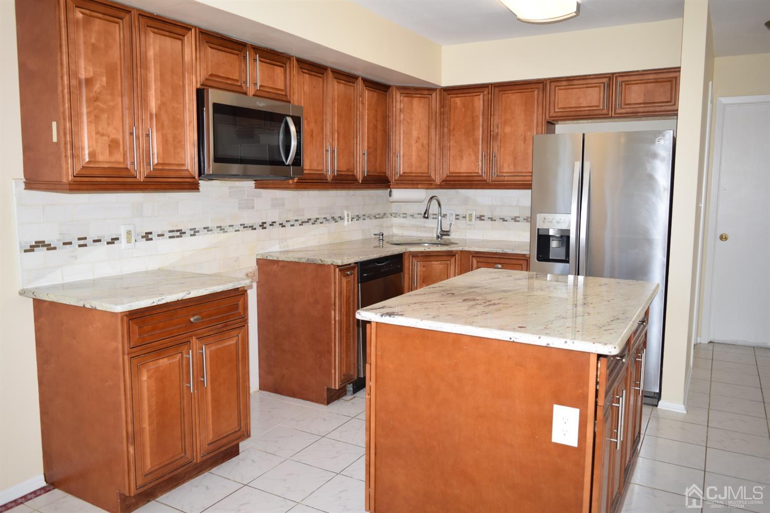 105 Orion Road Piscataway, NJ 08854 - Photo 4 of 25 Gallery Image 4