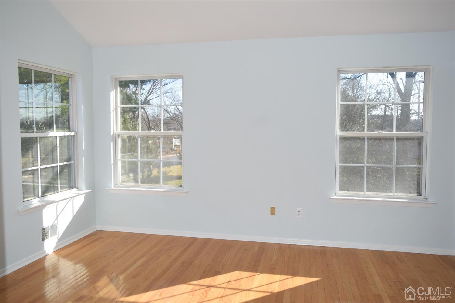 105 Orion Road Piscataway, NJ 08854 - Photo 8 of 25 Gallery Image 8