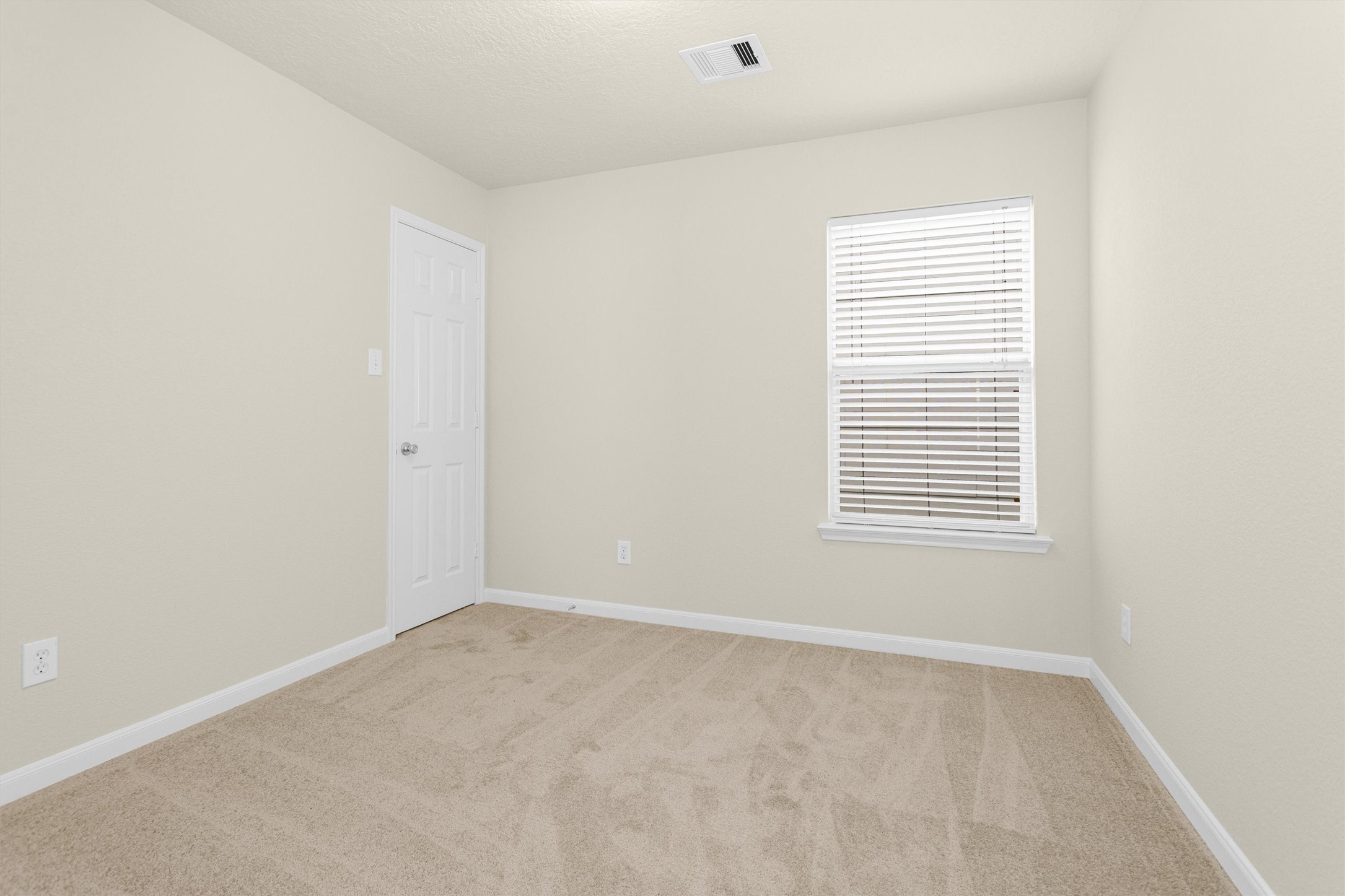 3131 Beacon Grove Street Spring, TX 77389 - Photo 22 of 38 an empty room with a window