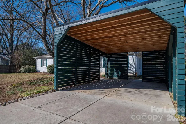 $3,295 | 1417 Havencrest Drive, Charlotte, NC 28211