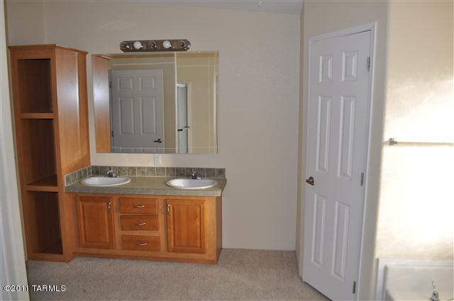 5886 North Chaparral Road Tucson, AZ 85743 - Photo 16 of 25 Gallery Image 16