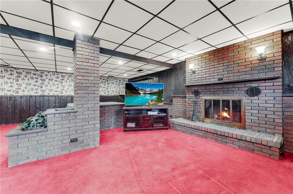 440 Steiner Bridge Road Valencia, PA 16059 - Photo 29 of 45 a living room with furniture