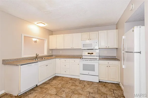 $1,895 | 12876 Vista Ridge Lane, St. Louis, MO 63138