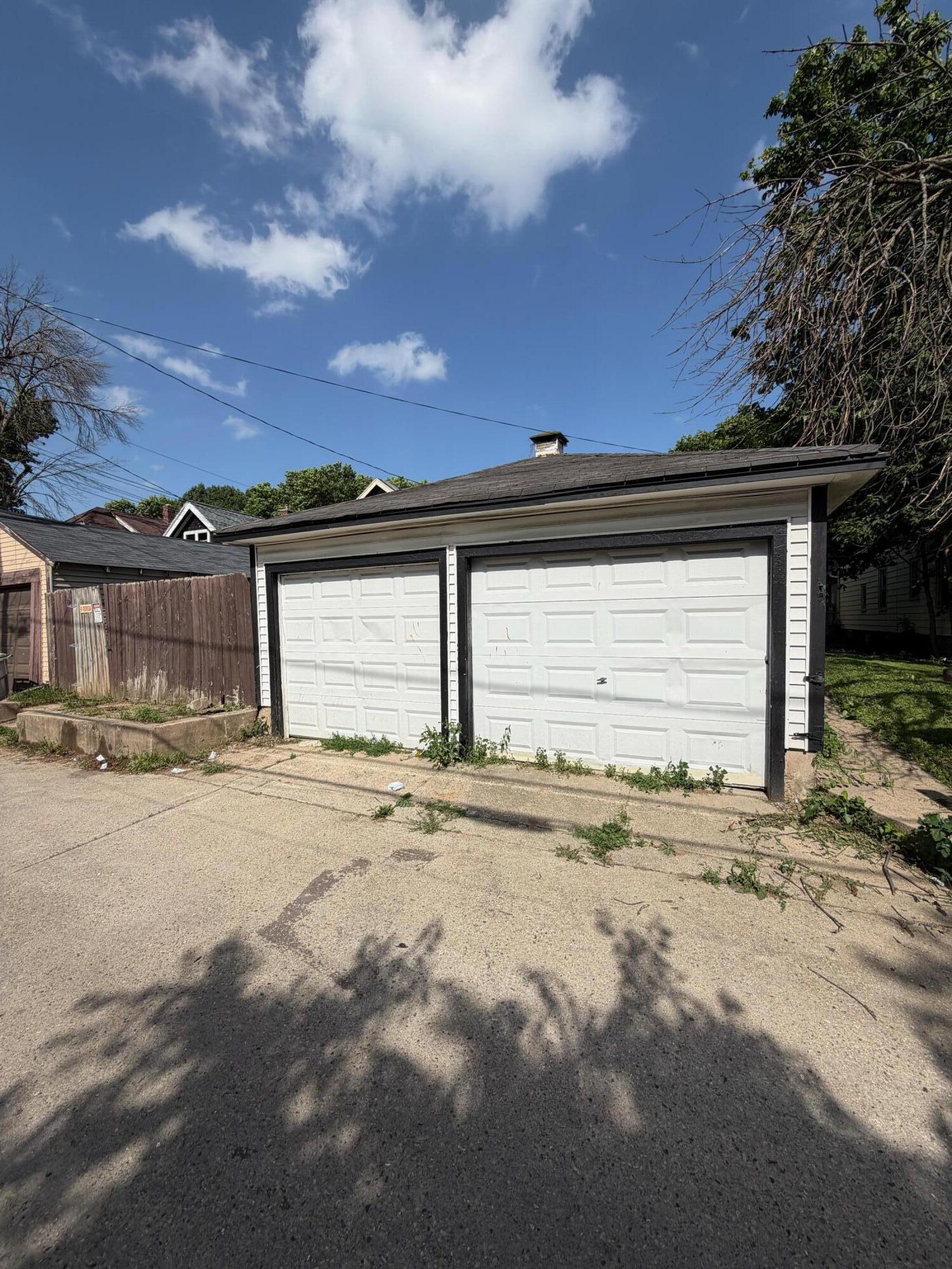 2807 North 36th Street Milwaukee, WI 53210 - Photo 4 of 25 IMG_1633