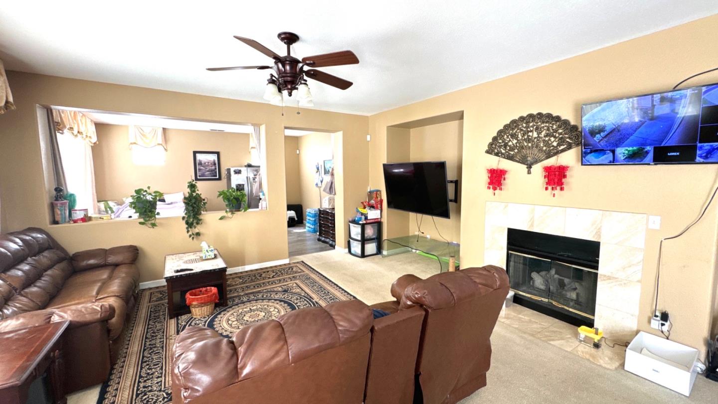 8649 Red Clover Way Elk Grove, CA 95624 - Photo 13 of 37