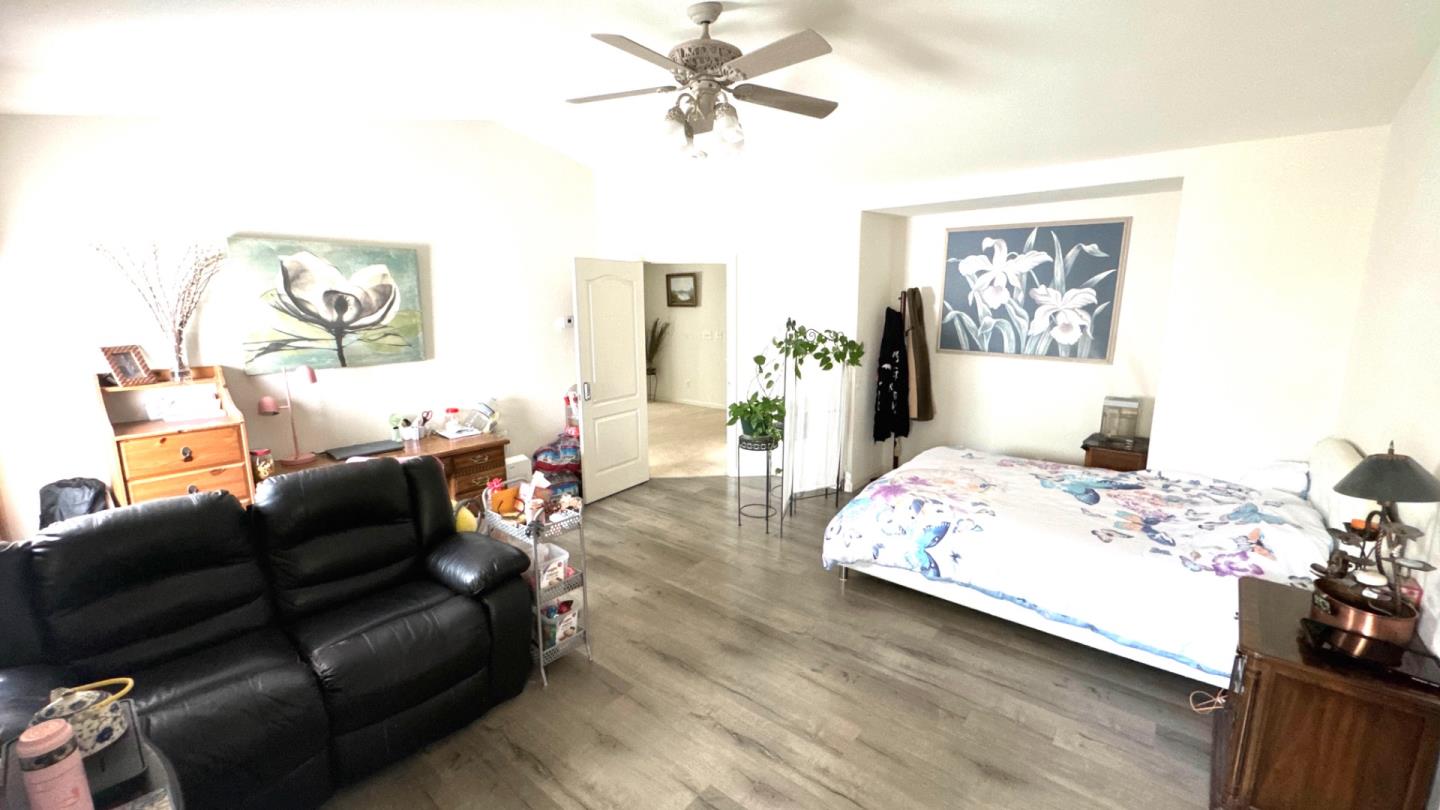 8649 Red Clover Way Elk Grove, CA 95624 - Photo 19 of 37