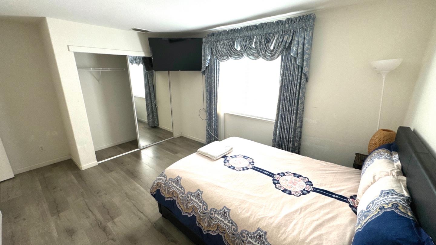 8649 Red Clover Way Elk Grove, CA 95624 - Photo 24 of 37