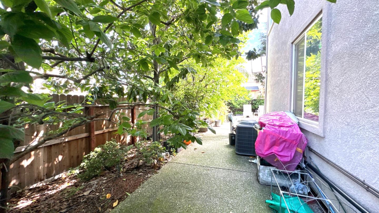 8649 Red Clover Way Elk Grove, CA 95624 - Photo 37 of 37