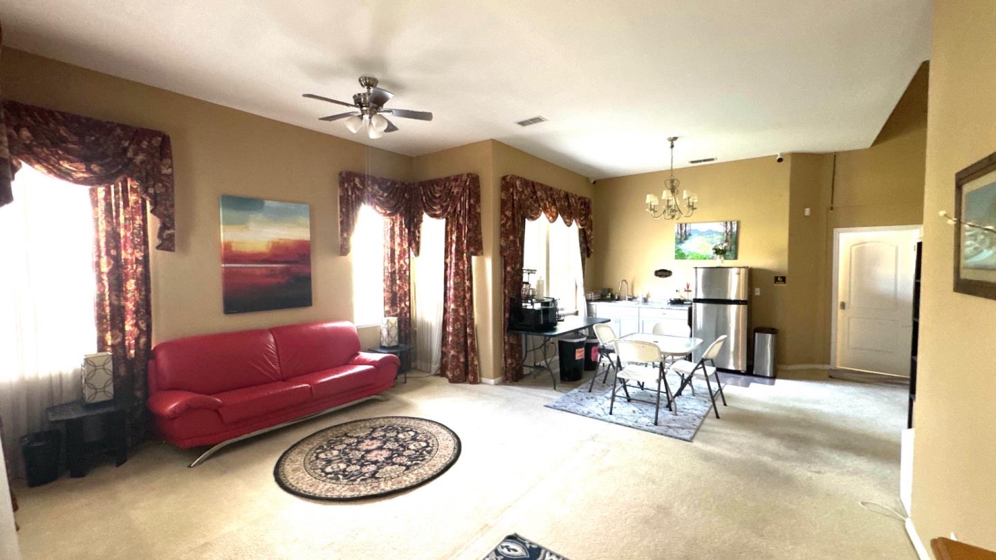 8649 Red Clover Way Elk Grove, CA 95624 - Photo 4 of 37