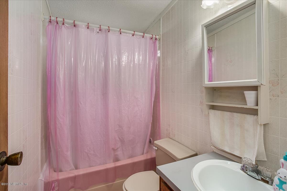 3136 Lannie Road Jacksonville, FL 32218 - Photo 15 of 21 Bathroom
