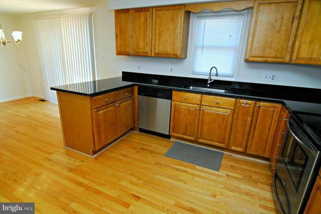 8201 Joshua Court Laurel, MD 20708 - Photo 11 of 30 Kitchen