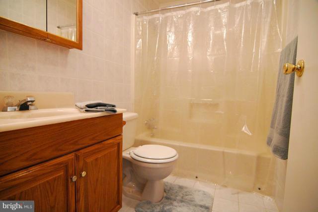 8201 Joshua Court Laurel, MD 20708 - Photo 23 of 30 Bath