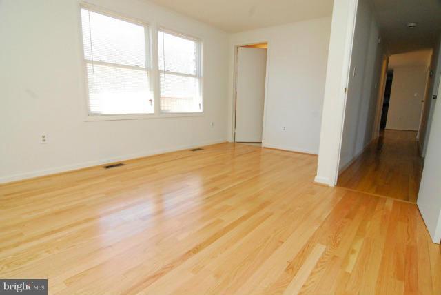 8201 Joshua Court Laurel, MD 20708 - Photo 24 of 30 Bedroom (Master)