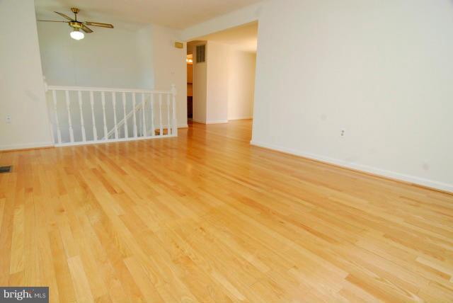 8201 Joshua Court Laurel, MD 20708 - Photo 6 of 30 Living Room