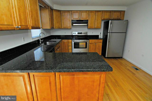 8201 Joshua Court Laurel, MD 20708 - Photo 9 of 30 Kitchen