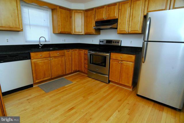 8201 Joshua Court Laurel, MD 20708 - Photo 10 of 30 Kitchen