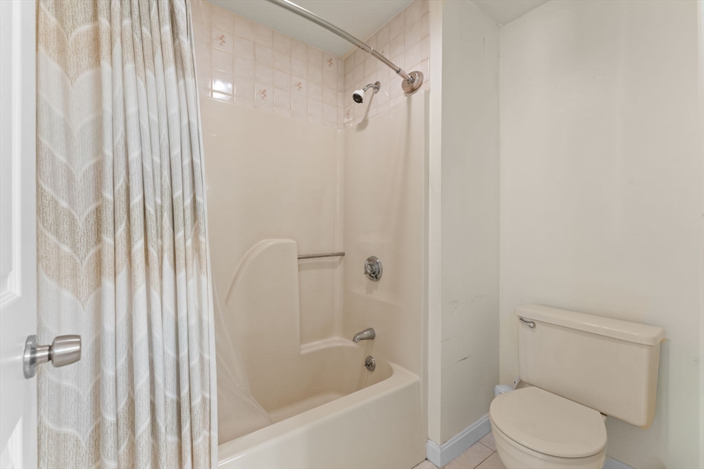 112 Ridgefield Circle, Unit B Clinton, MA 01510 - Photo 19 of 37