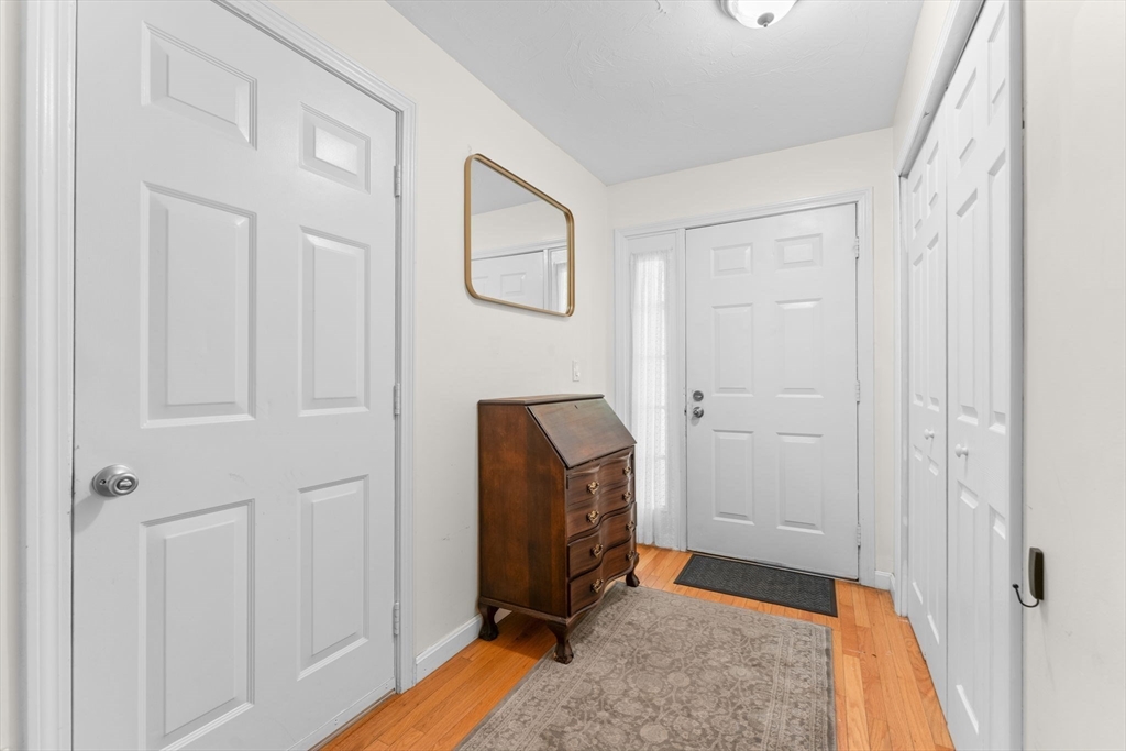 112 Ridgefield Circle, Unit B Clinton, MA 01510 - Photo 3 of 37