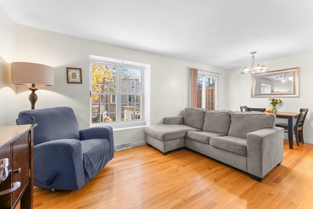 112 Ridgefield Circle, Unit B Clinton, MA 01510 - Photo 4 of 37