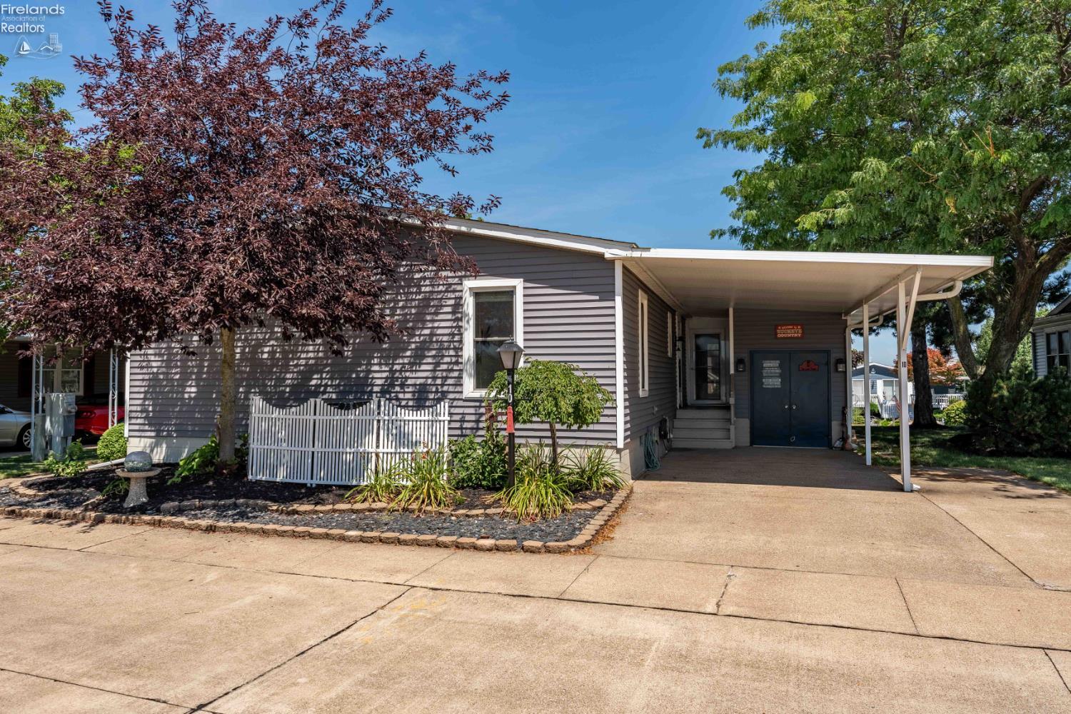 6485 East Harbor Road, Unit 10 Lakeside Marblehead, OH 43440 - Photo 1 of 68 Gallery Image 1