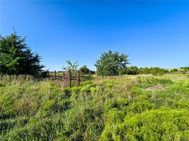 $250,000 | H Avenue, White City, KS 66872