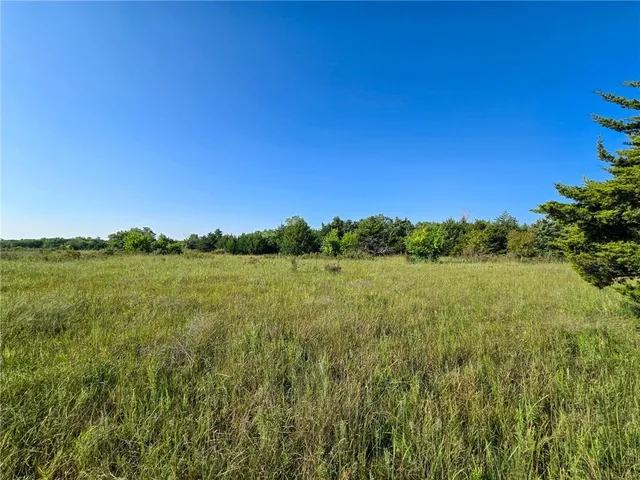 $250,000 | H Avenue, White City, KS 66872