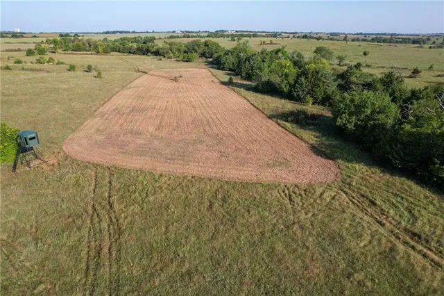 $250,000 | H Avenue, White City, KS 66872