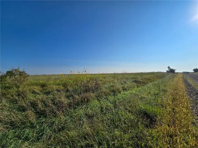 $250,000 | H Avenue, White City, KS 66872