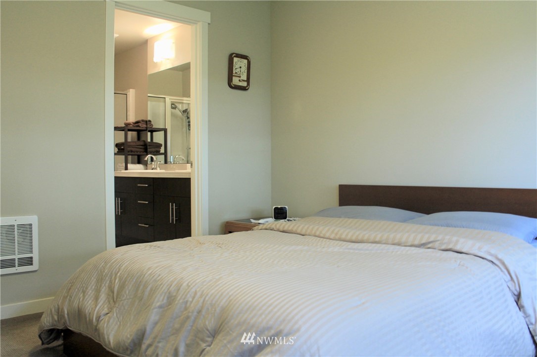 351 Vashon Court Northeast Renton, WA 98059 - Photo 10 of 19 Gallery Image 10