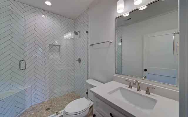 $995,000 | 776 North Main Street, Hiawassee, GA 30546