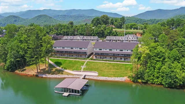 $995,000 | 776 North Main Street, Hiawassee, GA 30546