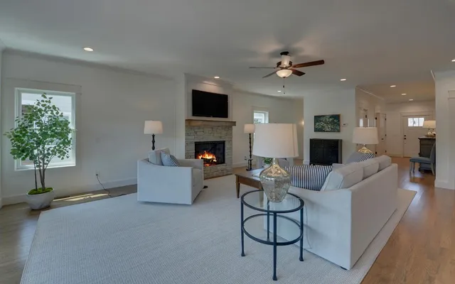 $995,000 | 776 North Main Street, Hiawassee, GA 30546