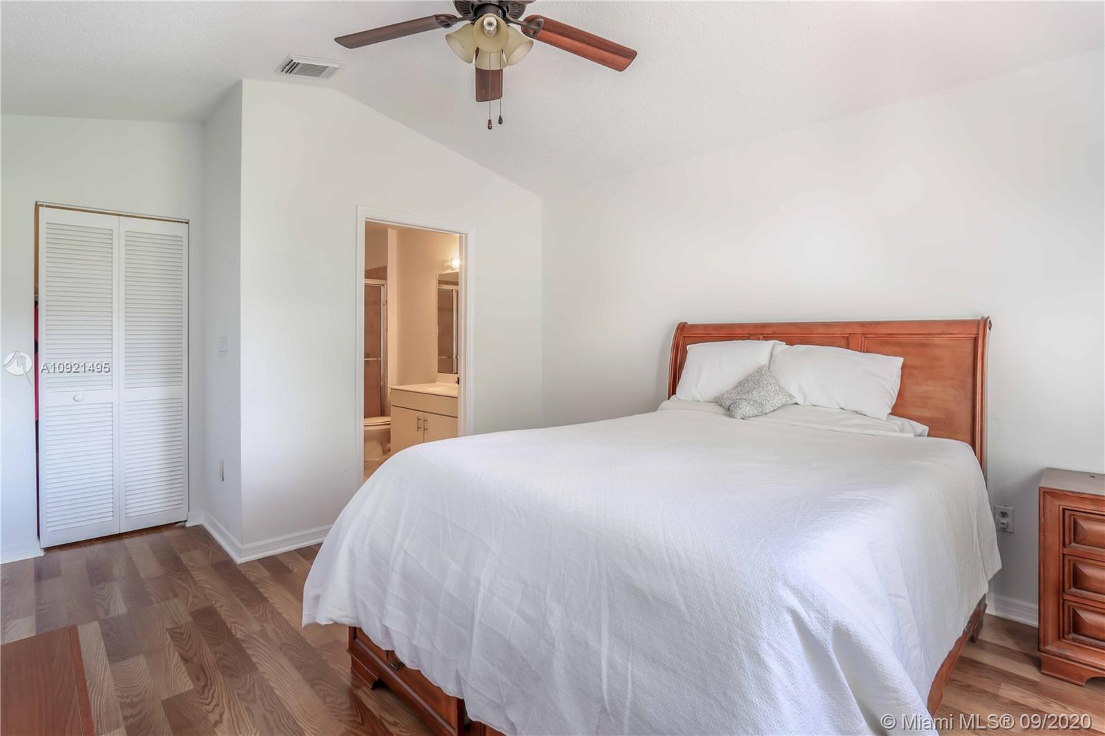 16242 Southwest 100th Terrace Miami, FL 33196 - Photo 11 of 32
