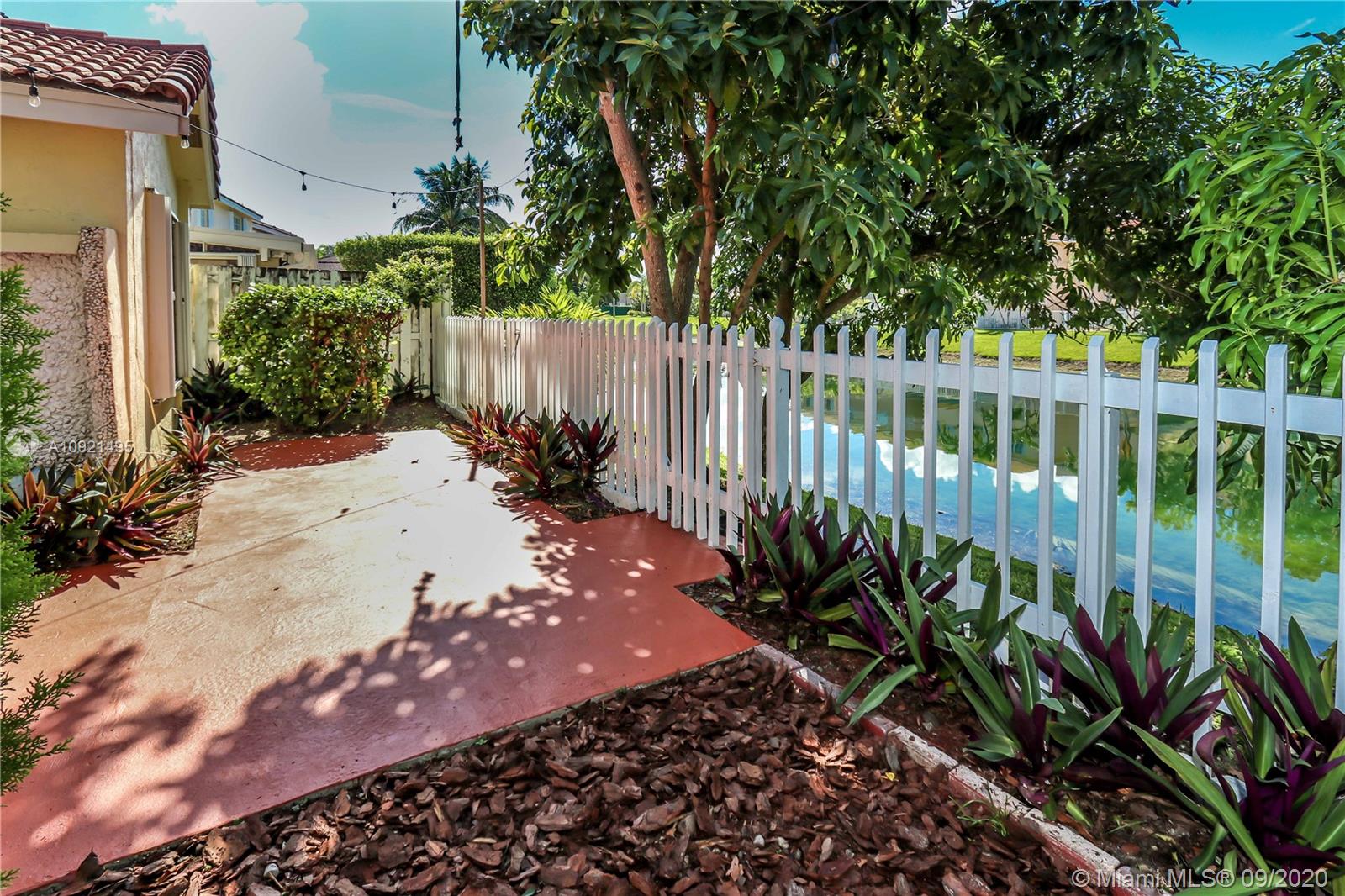 16242 Southwest 100th Terrace Miami, FL 33196 - Photo 21 of 32
